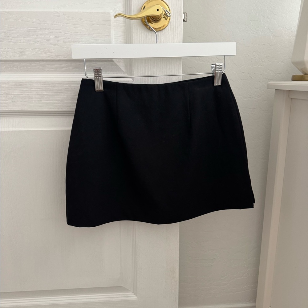 Aritzia Babaton Roundup High Rise Black Mini Skort Size 0